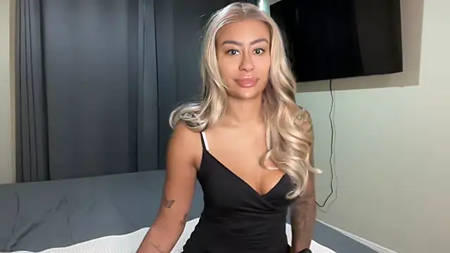 CoCo-Queen online show from 06/06/26, 01:44