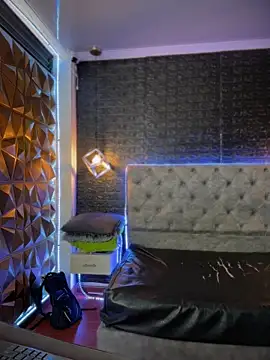 Paloma  LS online show from 12/04/25, 07:35