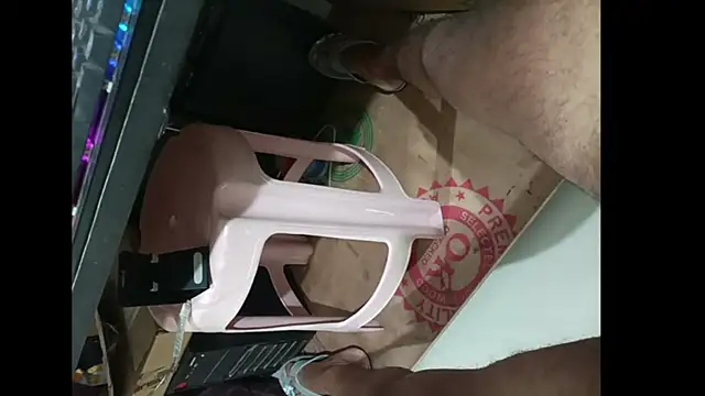 Snapshot of jimmy_indian_bull chatting on 09/29/25, 09:09 jimmy indian bull online show from 09/29/25, 09:09