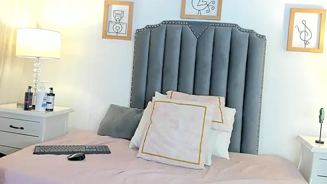 samanta william online show from 03/18/25, 03:56