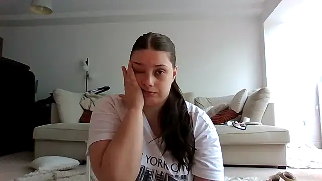Krystal Tx online show from 05/05/26, 02:31