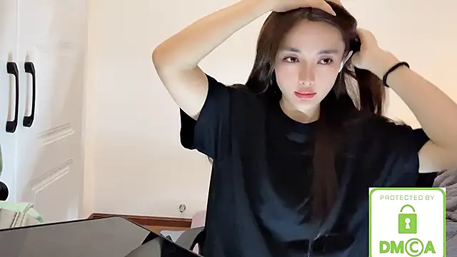 Snapshot of SarahYang chatting on 05/15/26, 06:22 SarahYang online show from 05/15/26, 06:22