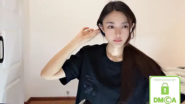 Snapshot of SarahYang chatting on 05/12/26, 08:32 SarahYang online show from 05/12/26, 08:32