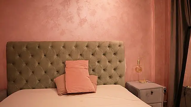 LucyWilow online show from 02/06/26, 05:36