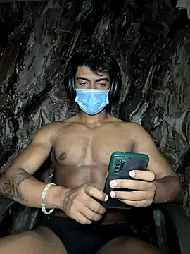 rony6663 online show from 10/30/25, 09:51