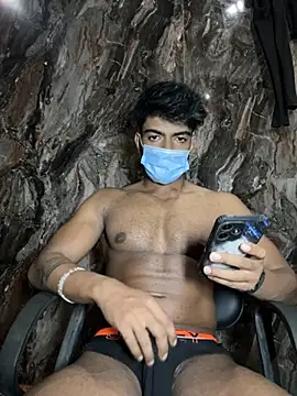 rony6663 online show from 11/08/25, 10:19