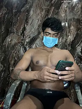 rony6663 online show from 12/18/25, 05:56