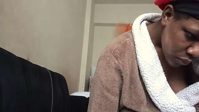 Snapshot of vanie chatting on 07/15/26, 08:43 vanie online show from 07/15/26, 08:43
