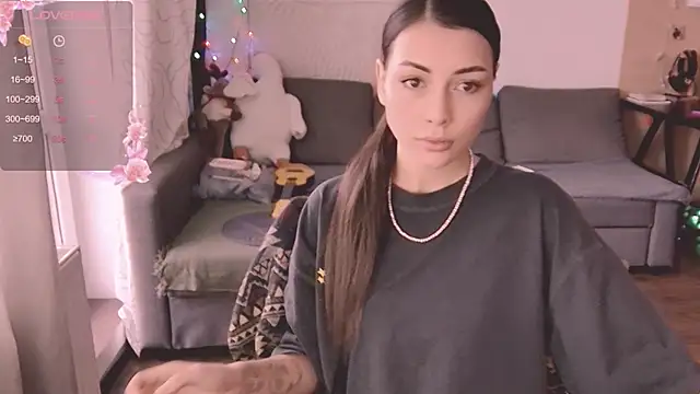 valorant girl online show from 03/03/25, 01:12