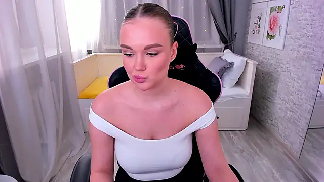 KiraDaring online show from 02/06/25, 04:36