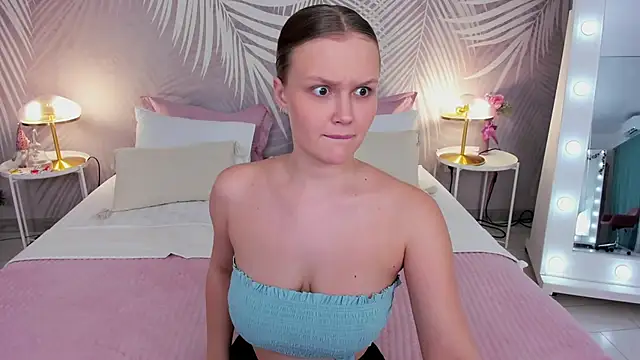 KiraDaring online show from 01/07/25, 10:08