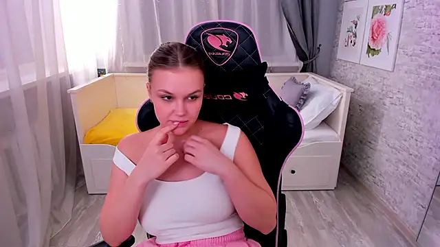 KiraDaring online show from 02/08/25, 01:22