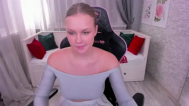 KiraDaring online show from 12/26/24, 09:58