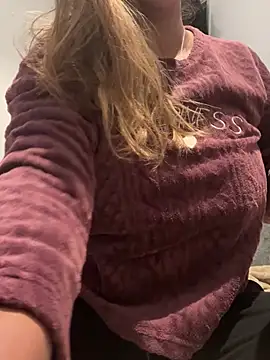 Snapshot of TEMPTING-TAMMY chatting on 02/15/26, 08:24 TEMPTING-TAMMY online show from 02/15/26, 08:24