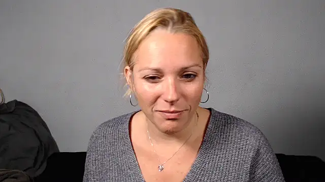 Doucelouve9 online show from 11/22/25, 05:23