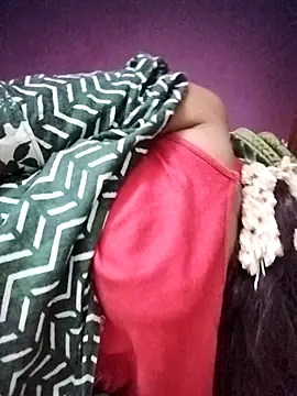 aadhini01 online show from 11/17/25, 05:50