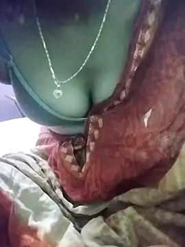 Snapshot of aadhini01 chatting on 01/31/25, 05:10 aadhini01 online show from 01/31/25, 05:10