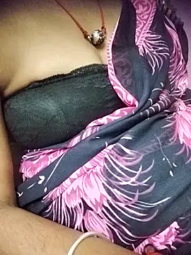 aadhini01 online show from 12/21/25, 05:47