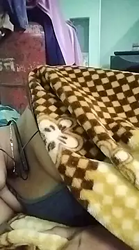 Snapshot of aadhini01 chatting on 02/14/25, 12:19 aadhini01 online show from 02/14/25, 12:19