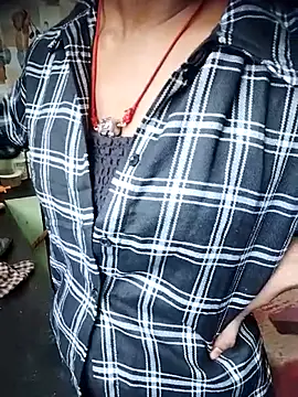 aadhini01 online show from 12/14/25, 07:25