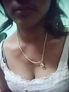 Snapshot of aadhini01 chatting on 03/03/25, 10:17 aadhini01 online show from 03/03/25, 10:17