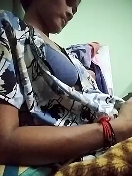 Snapshot of aadhini01 chatting on 02/12/25, 05:37 aadhini01 online show from 02/12/25, 05:37