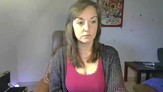 Snapshot of stunning_Rosi chatting on 03/13/25, 07:31 stunning Rosi online show from 03/13/25, 07:31