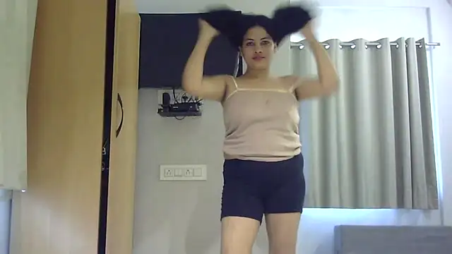 tripti2 online show from 05/14/26, 05:48