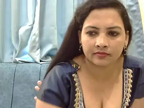 Snapshot of tripti2 chatting on 03/21/25, 07:22 tripti2 online show from 03/21/25, 07:22