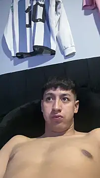 Snapshot of Stiven_017 chatting on 02/14/26, 01:39 Stiven 017 online show from 02/14/26, 01:39