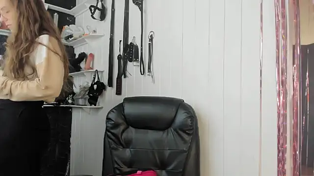 jessiburningheels online show from 11/14/25, 10:08