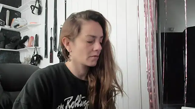 jessiburningheels online show from 11/07/25, 12:21