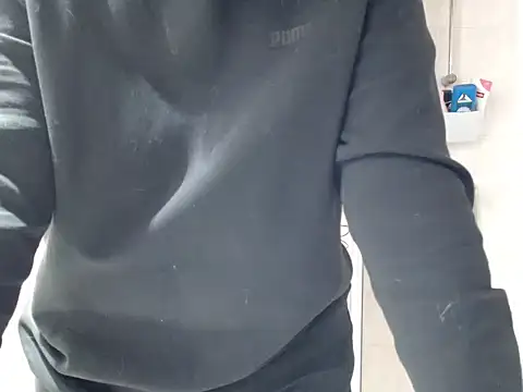 Lauzo21 online show from 12/22/25, 03:23