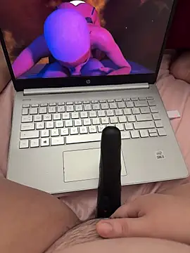 yourcutesarah online show from 10/28/25, 01:32