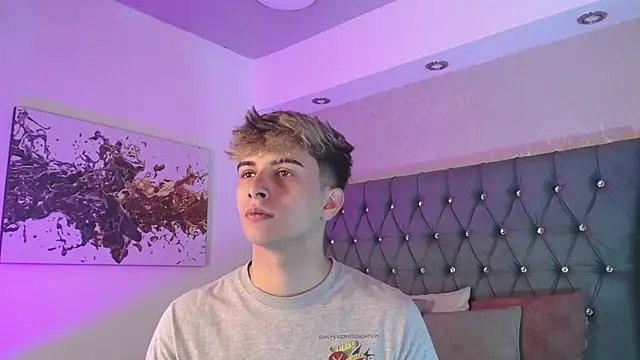 Snapshot of MrWilliseo chatting on 09/29/25, 02:07 MrWilliseo online show from 09/29/25, 02:07