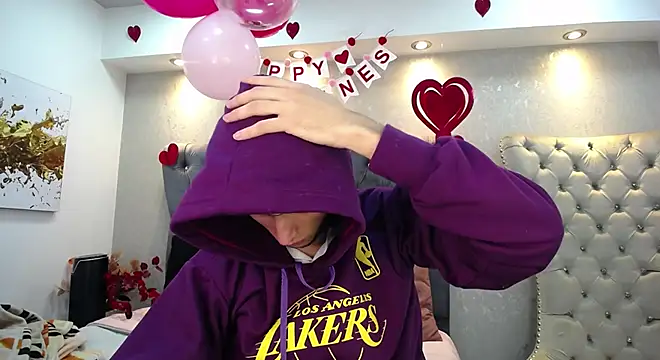 Snapshot of MrWilliseo chatting on 02/15/25, 08:12 MrWilliseo online show from 02/15/25, 08:12