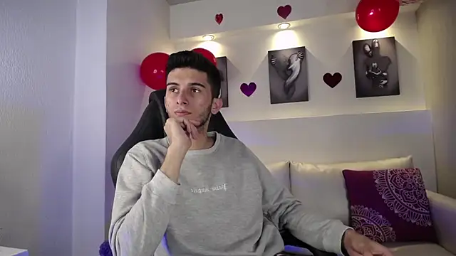 Snapshot of MrWilliseo chatting on 02/18/25, 10:58 MrWilliseo online show from 02/18/25, 10:58