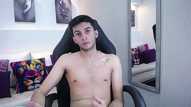 Snapshot of MrWilliseo chatting on 03/04/25, 10:49 MrWilliseo online show from 03/04/25, 10:49