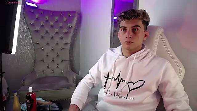 Snapshot of MrWilliseo chatting on 09/12/25, 07:57 MrWilliseo online show from 09/12/25, 07:57