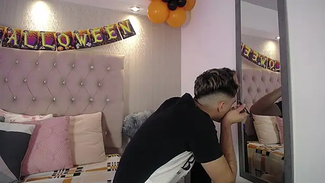 Snapshot of MrWilliseo chatting on 10/15/25, 12:35 MrWilliseo online show from 10/15/25, 12:35