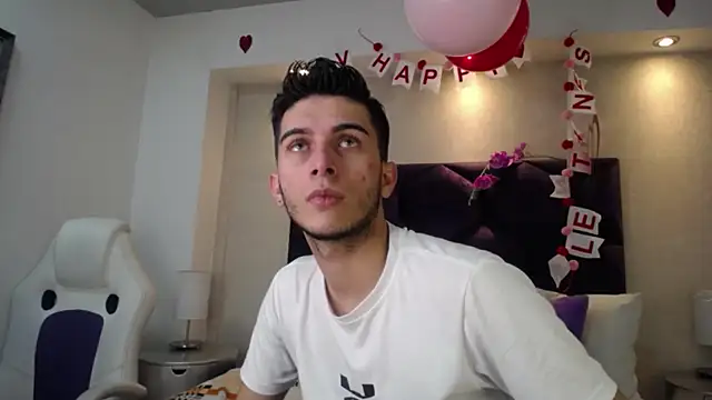 Snapshot of MrWilliseo chatting on 02/17/25, 09:00 MrWilliseo online show from 02/17/25, 09:00