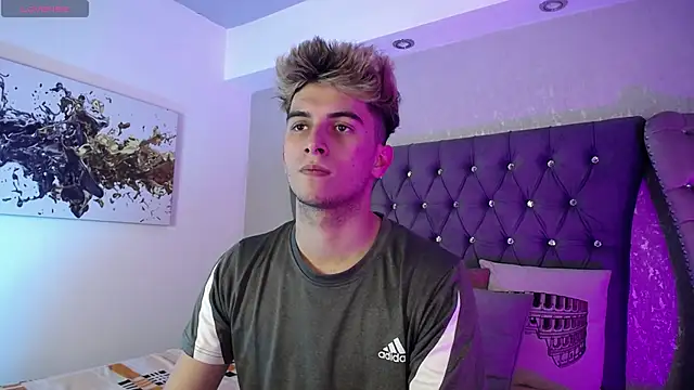 Snapshot of MrWilliseo chatting on 09/11/25, 08:20 MrWilliseo online show from 09/11/25, 08:20