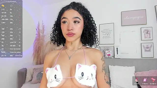 Crystal Dluna online show from 03/20/25, 12:32