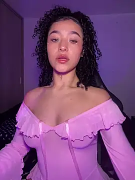 Crystal Dluna online show from 11/28/25, 03:56