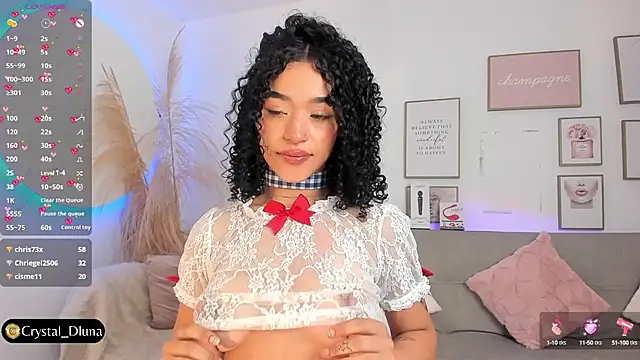 Crystal Dluna online show from 03/11/25, 03:45