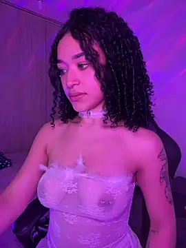 Crystal Dluna online show from 09/26/25, 03:19