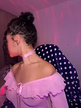 Crystal Dluna online show from 09/12/25, 03:23