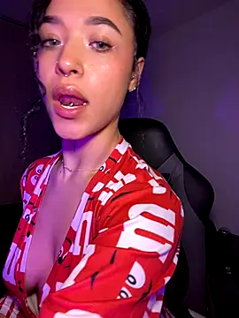 Crystal Dluna online show from 10/23/25, 05:00