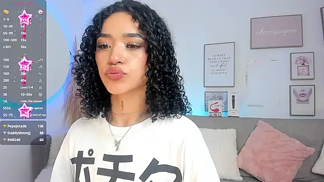 Crystal Dluna online show from 03/19/25, 12:34