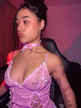 Crystal Dluna online show from 11/29/25, 03:34